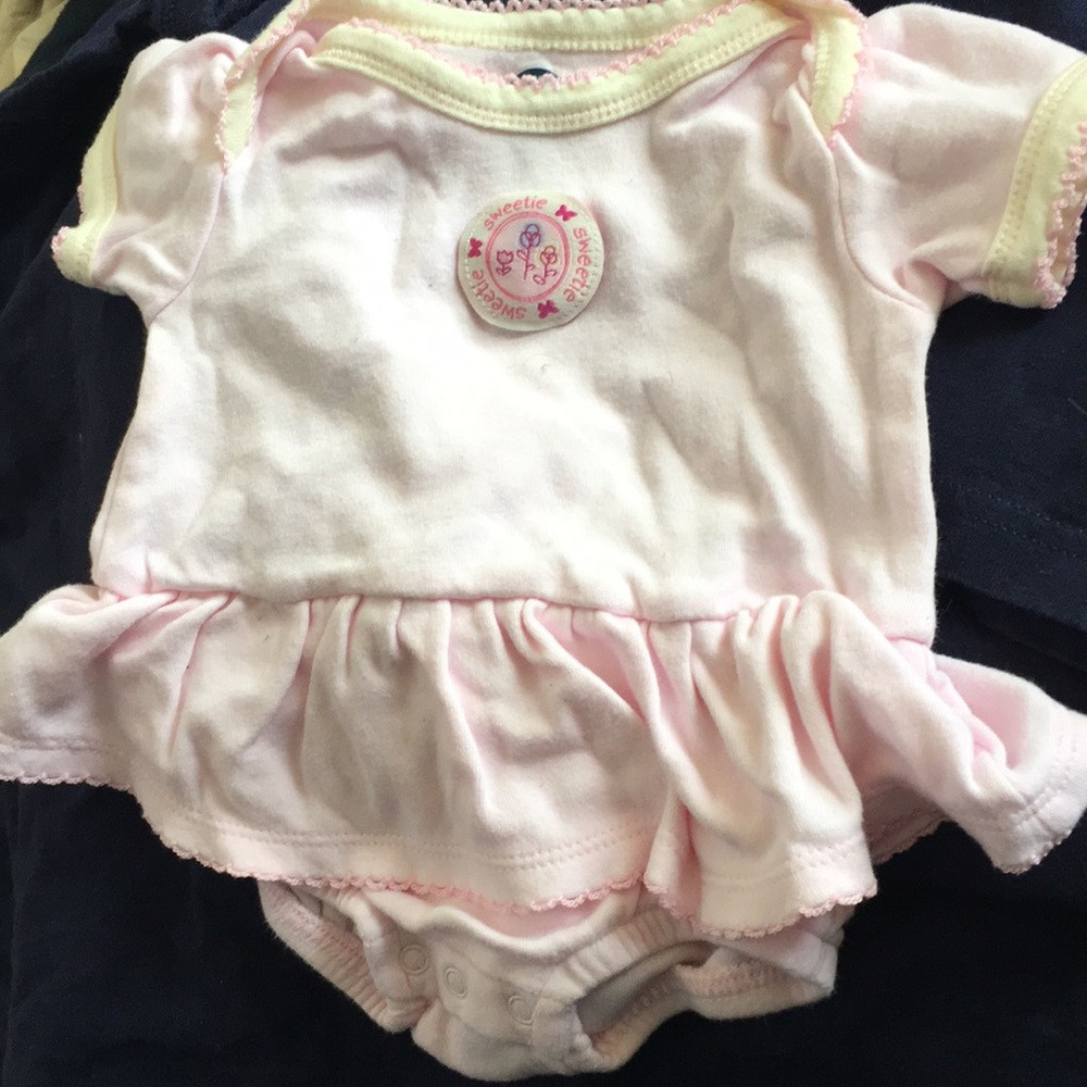 FINAL MARKDOWN Gerber organic snap crotch dress newborn